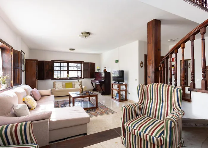 Geranios Semesterbostad *